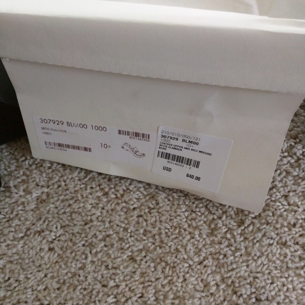 Gucci shoe box with receipt